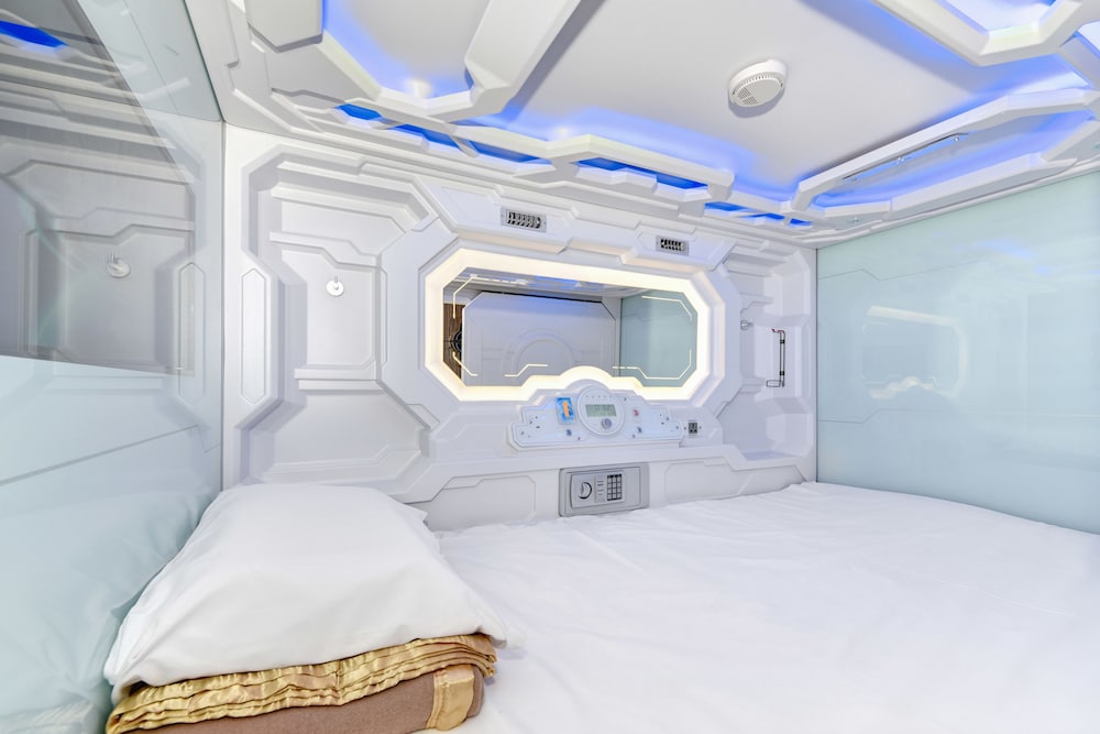 Space Q Capsule Hotel, Australia Australian