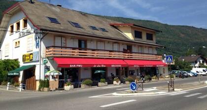 Hôtel Restaurant Le Lac Bleu