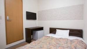 In-room safe, desk, linens