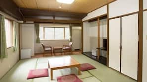 In-room safe, desk, linens