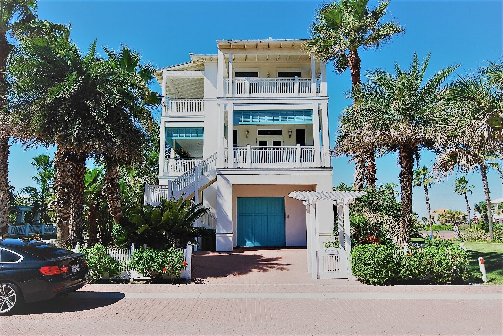 Paradise at It's Finest! Beach House With Elevator! in South Padre
