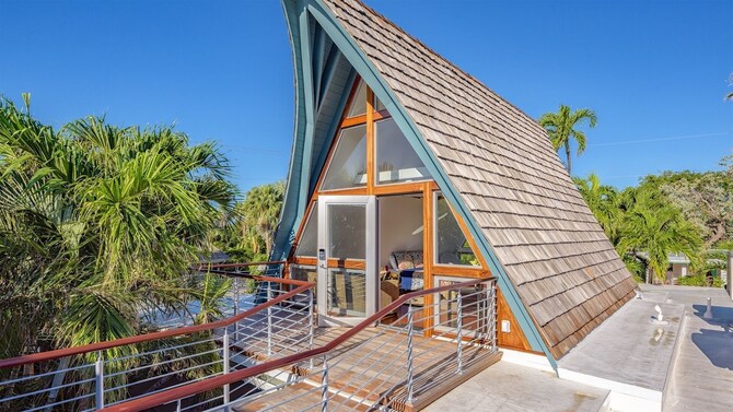 The Polynesian House Casa Marina Estate Huge Pool Last Key Services 22 Room Prices Deals Reviews Expedia Com The Polynesian House Casa Marina Estate Huge Pool Last Key Services 22 Room Prices Deals Reviews Expedia Com