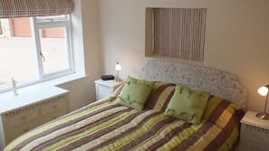 2 bedrooms, iron/ironing board, WiFi, linens