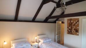 2 bedrooms, iron/ironing board, WiFi, linens
