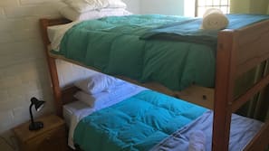 3 quartos, ferros/tábuas de passar roupa, acesso à internet