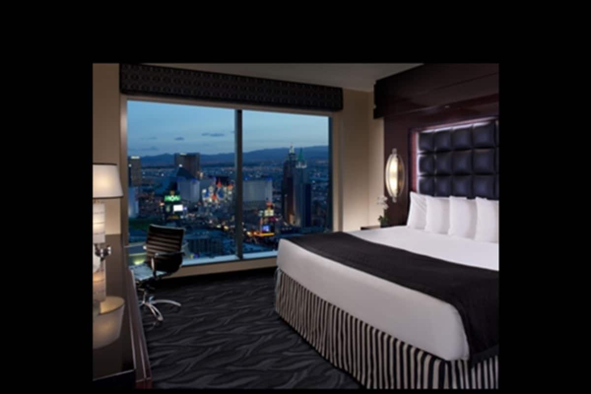 11th floor 11 bedroom penthouse Suite in Elara Hilton for 11: 11 11th floor 11 bedroom penthouse Suite in Elara Hilton for 11: 11