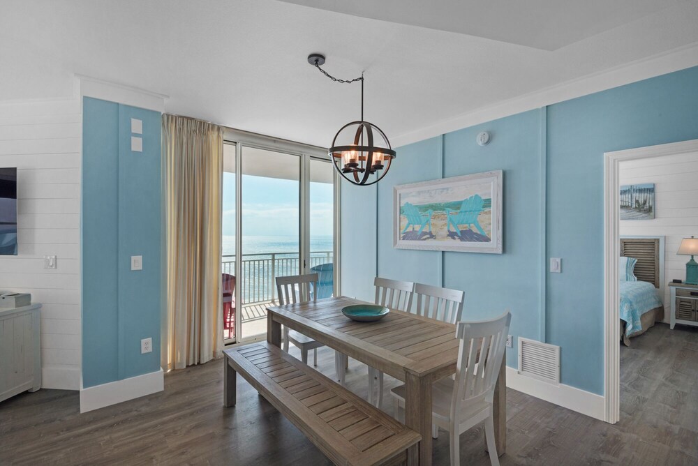 1901 - 3 bedrooms 3 bathrooms. Living Room and Master Bedroom Face the Gulf!