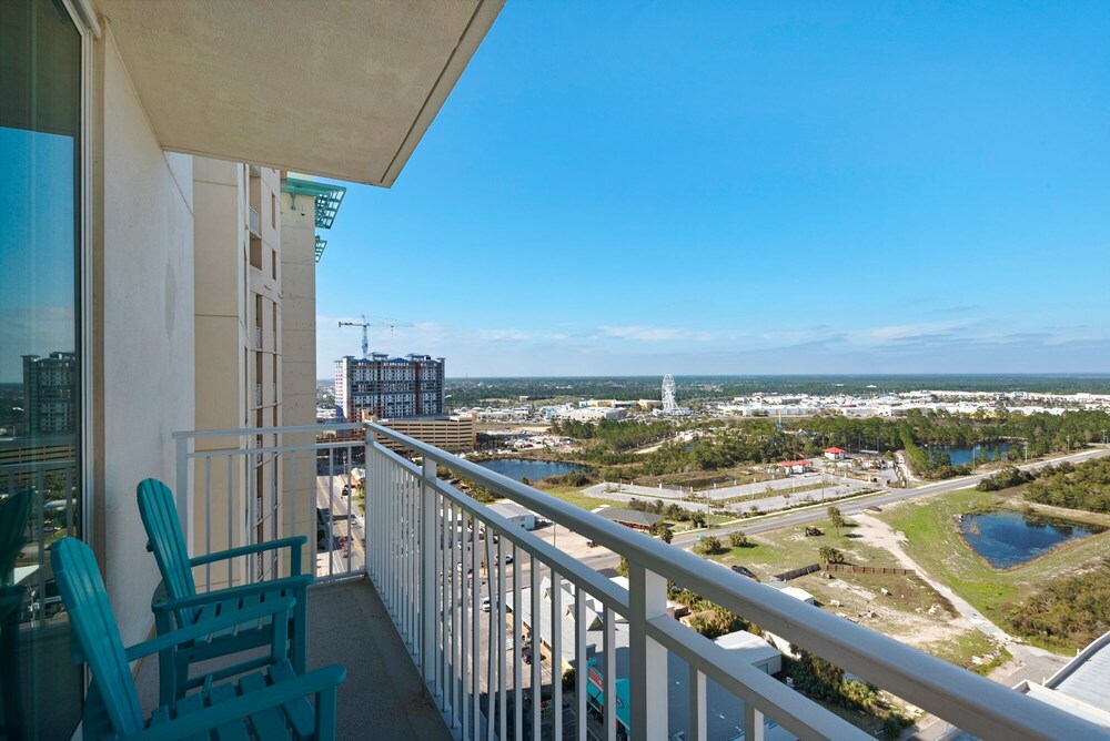 1901 - 3 bedrooms 3 bathrooms. Living Room and Master Bedroom Face the Gulf!