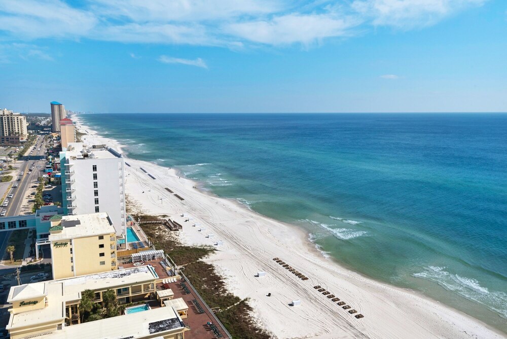 1901 - 3 bedrooms 3 bathrooms. Living Room and Master Bedroom Face the Gulf!