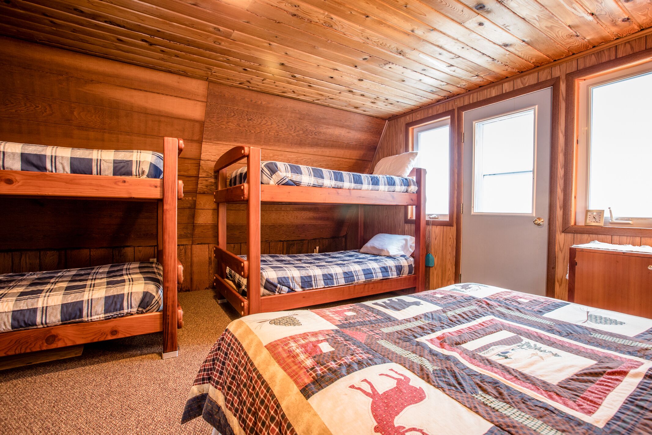 Charming Vacation Home With View of Ski Hill & Dogs Allowed in Ironwood, United States