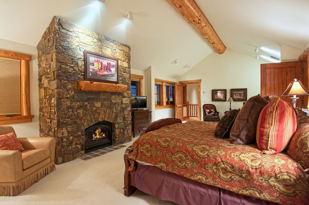JHRL Granite Ridge Lodge 6, slopeside lodging with private hot tub