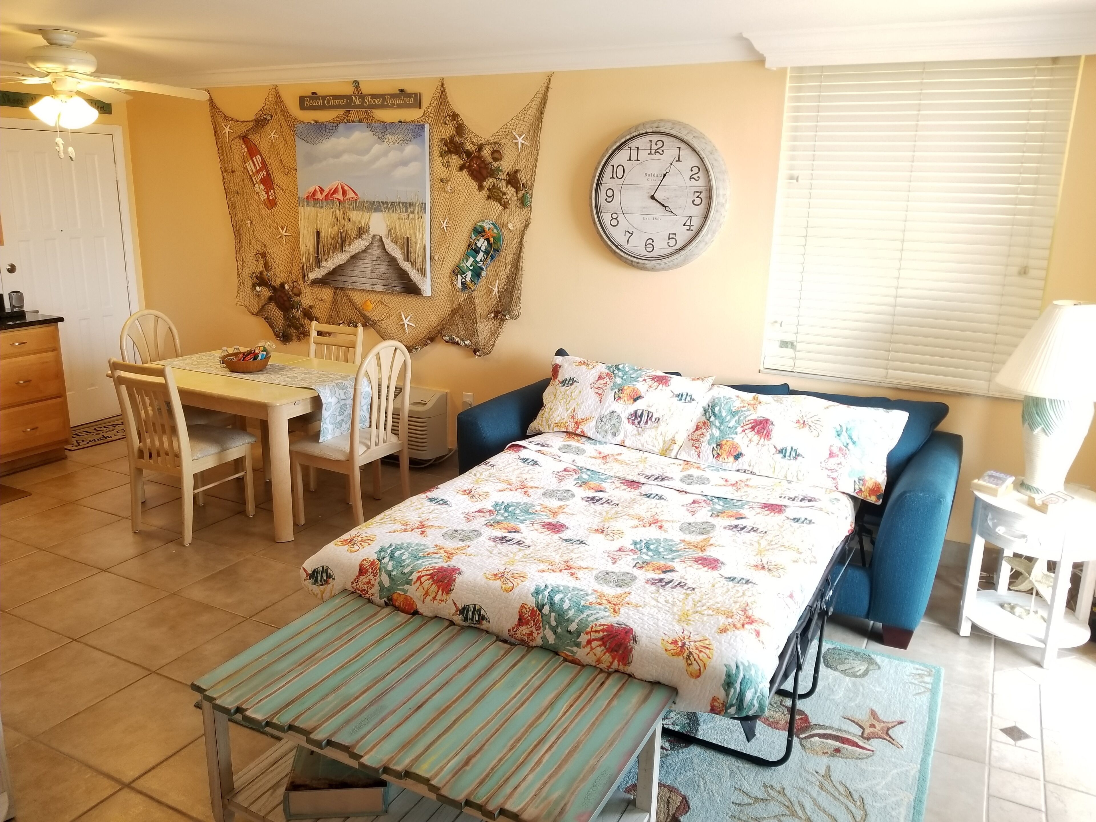 Gulf View (Ocean) Condo - Steps from Barefoot Beach near Naples in Naples, United States