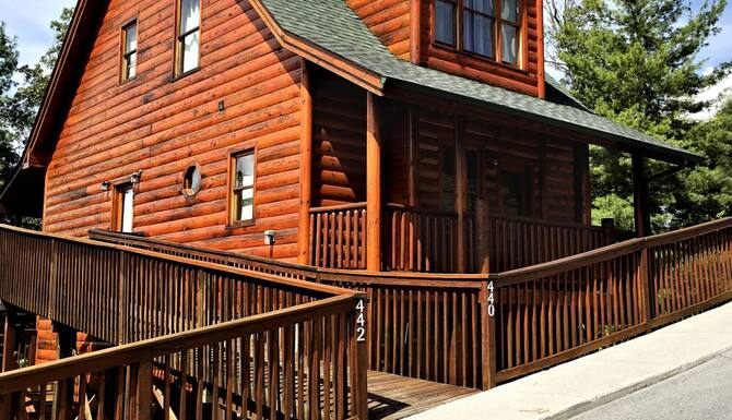 Romantic Couples Cabin Getaway With Sleek Modern Amenities In Gatlinburg Pigeon Forge Tn Expedia