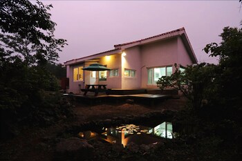 Yongcheondonggul Cave Vacation Deals Yongcheondonggul Cave - 