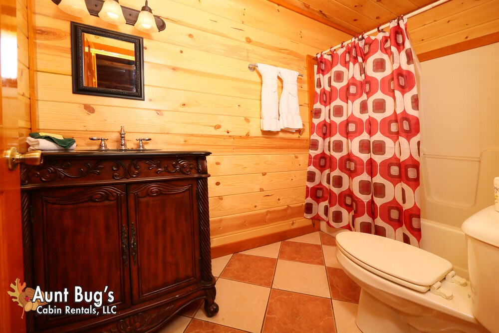 3 Bedroom Private Indoor Swimming Pool Cabin With Home Theater And