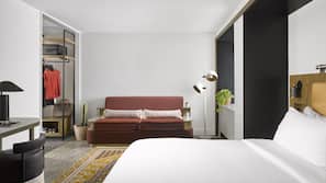 Roupas de cama premium, frigobar, cofres nos quartos, escrivaninha
