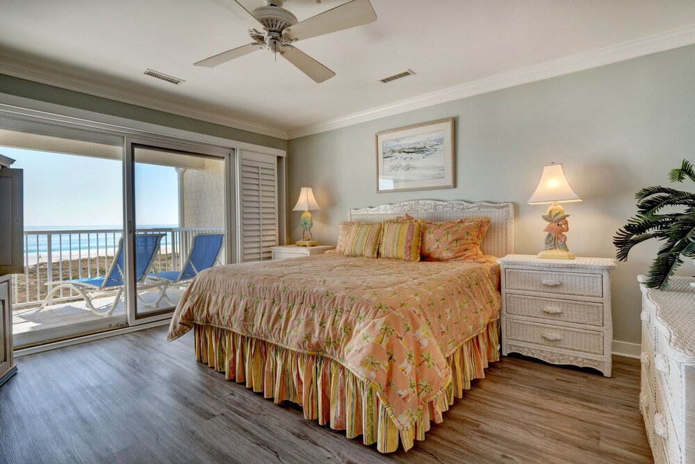 Wrightsville Dunes B3A Oceanfront condo with community pool, tennis