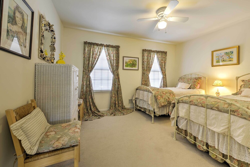 Cozy Mantoloking home in private beach association Deals & Reviews