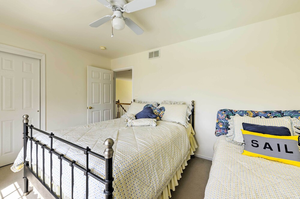 Cozy Mantoloking home in private beach association Deals & Reviews