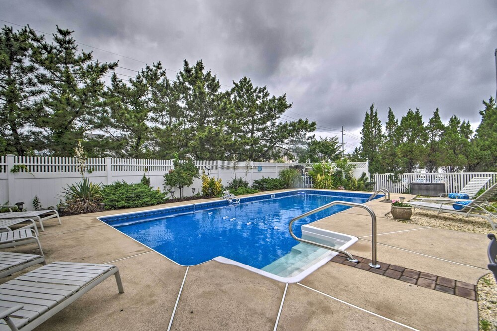 Cozy Mantoloking home in private beach association Deals & Reviews