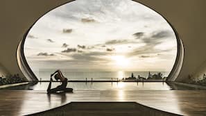 2 outdoor pools, pool umbrellas, pool loungers
