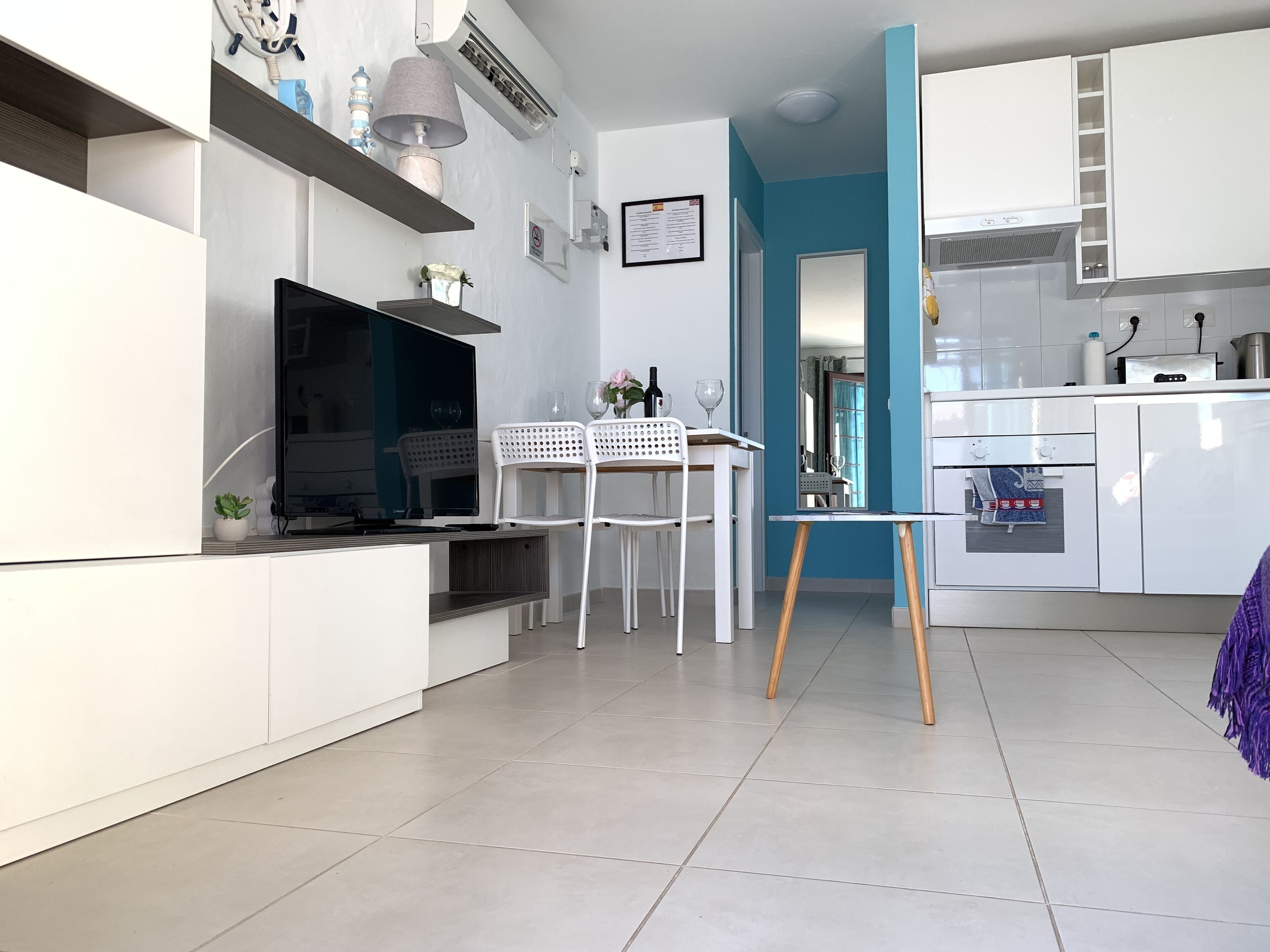 Modern Air Con One Bedroom Bungalow Close To Beach Town