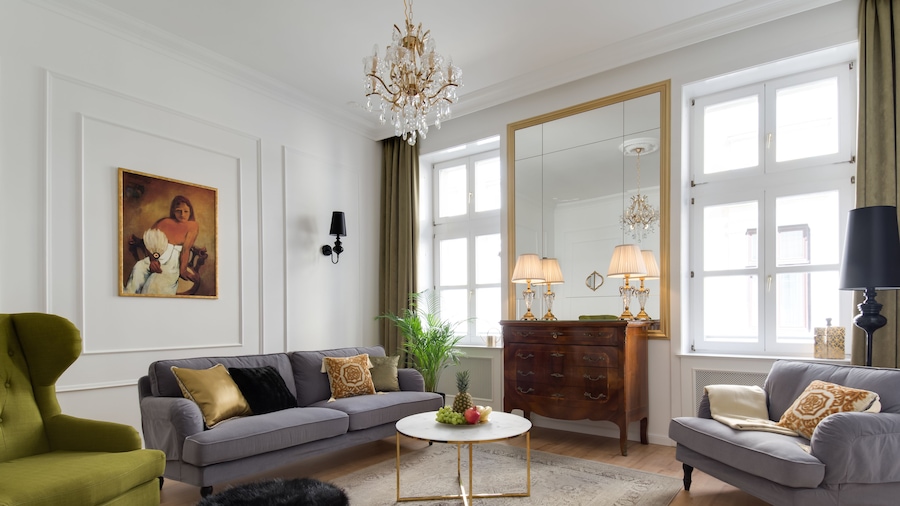 Chestnut & Eliza Suites - Superior Homes