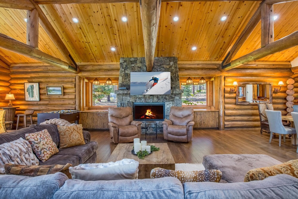 Bear Paw Deluxe 6000 Sq Ft Lake View Estate On 30 Acres W Hot
