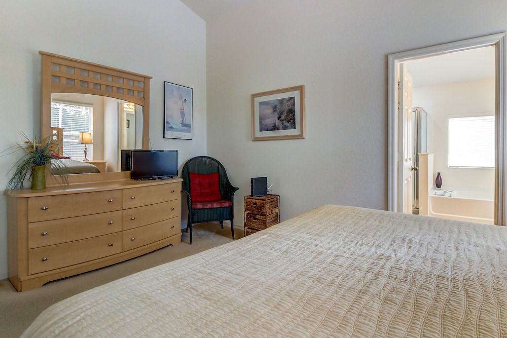 Lovely Getaway in Danforth Lakes with Private Pool and TreeLined Lanai