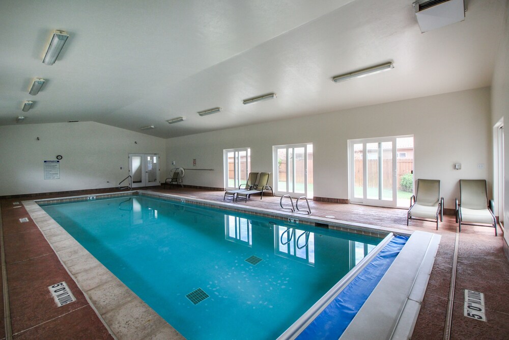 Dog-Friendly Townhome with Pool - Close to Downtown Moab