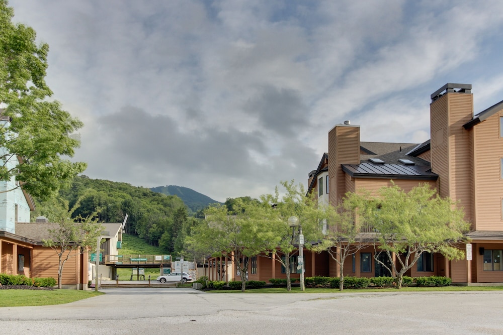 Book Ski Condo Near Pico Mountain W Slope Views Access To A Shared Book Ski Condo Near Pico Mountain W Slope Views Access To A Shared Pool Killington Hotel Deals