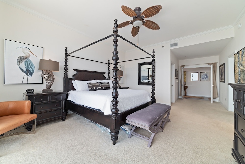 La Playa 1103- Beach Front Views with Wrap-Around Terrace