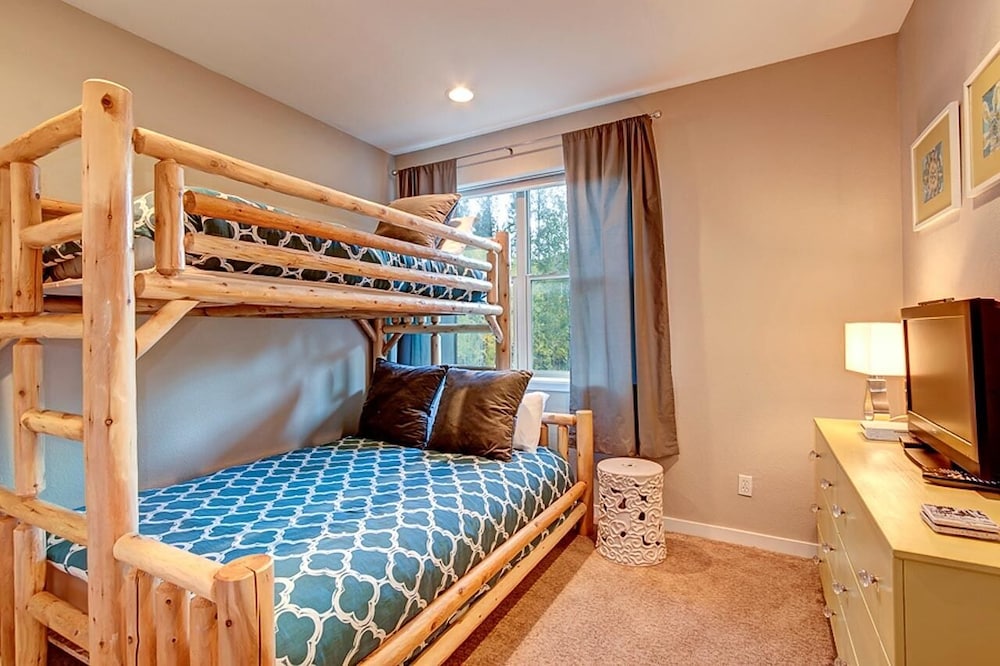 Crossroads Snowshoe Townhome Great Views, On Rec Path Frisco Vrbo