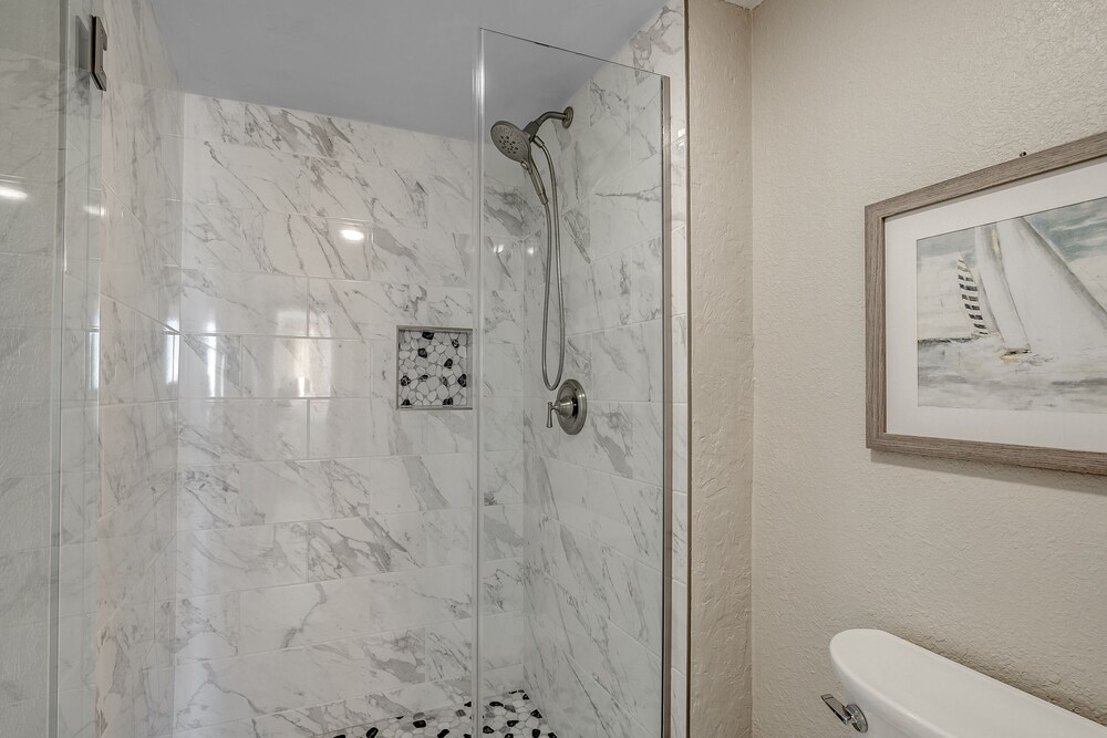 Luxury Oceanfront Two Bedroom Two Bath Condo at Carolina Dunes! (3rd Floor)