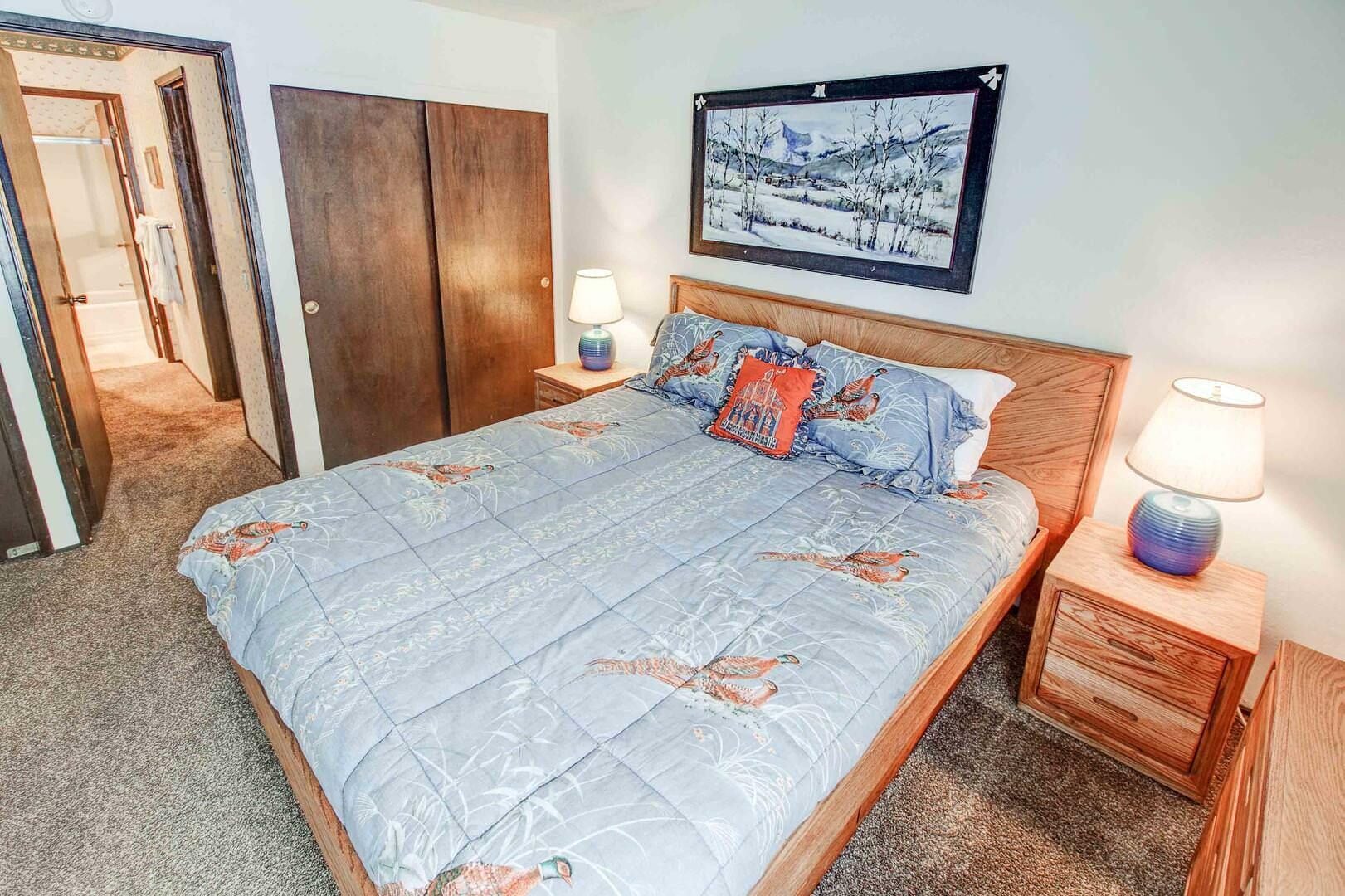 Pet Friendly Great Location, Walk to Canyon Lodge in Mammoth Lakes, United States