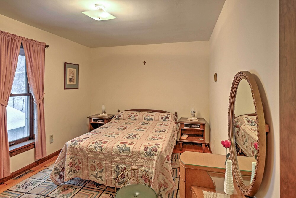 Lakefront Old Home w/Private Boat Ramp+Beach Old Vrbo