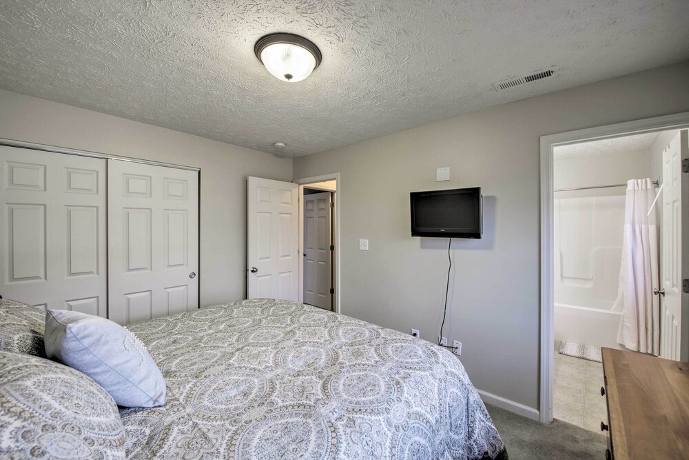 Arts & Design District Condo Steps to Monon Trail Carmel Vrbo