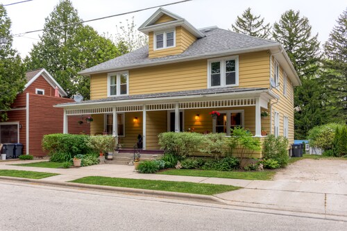 Hotels Near Road America Sheboygan Top 10 By New 3br Elkhart Lake Townhome W Large Fenced Yard