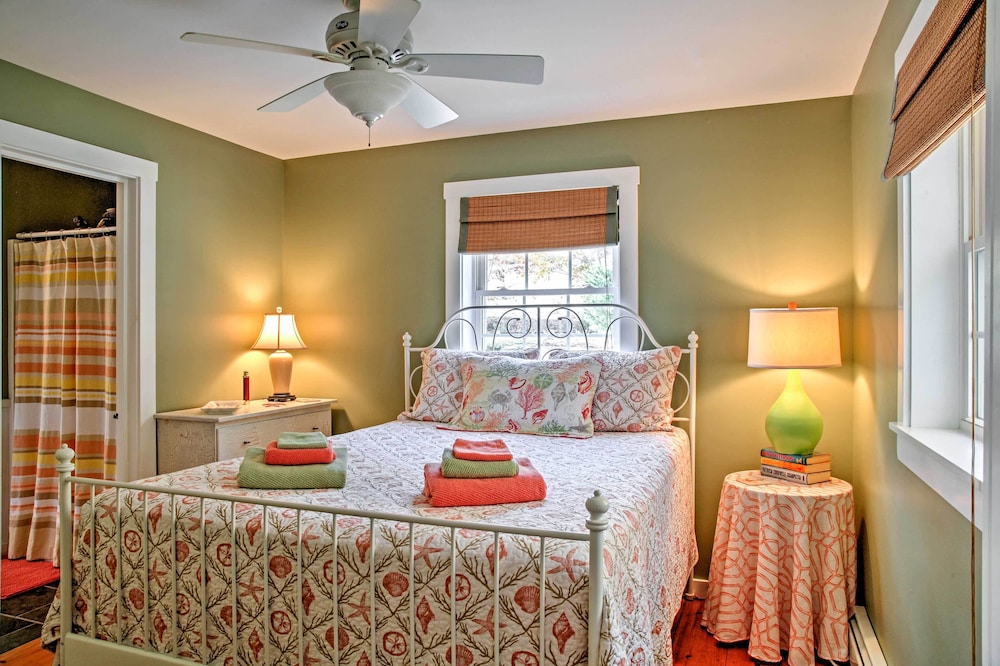 Beautiful Sandy Point Getaway w/ Wraparound Deck! Sandy Point Vrbo