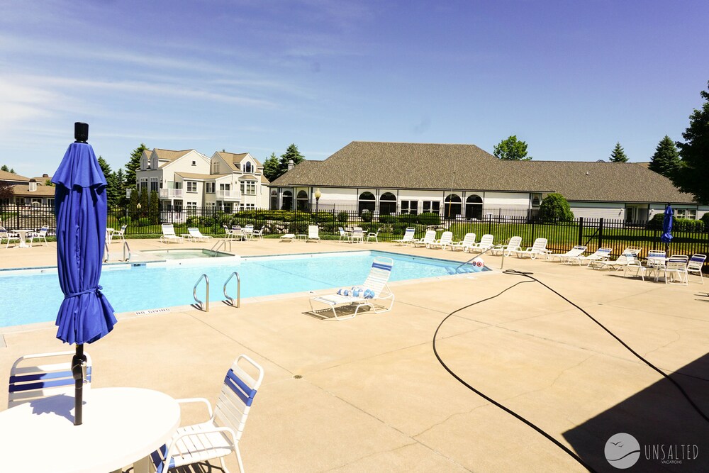 Lake Michigan View Condo w/ Pool, Hot Tub & Fitness Area to Enjoy! in
