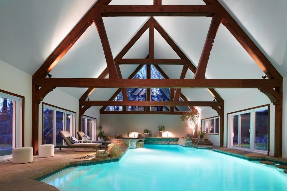 The Unique Manor 9 bedrooms Indoor Pool Walk to Resort Village piétonnier du Mont The Unique Manor 9 bedrooms Indoor Pool Walk to Resort Village piétonnier du Mont