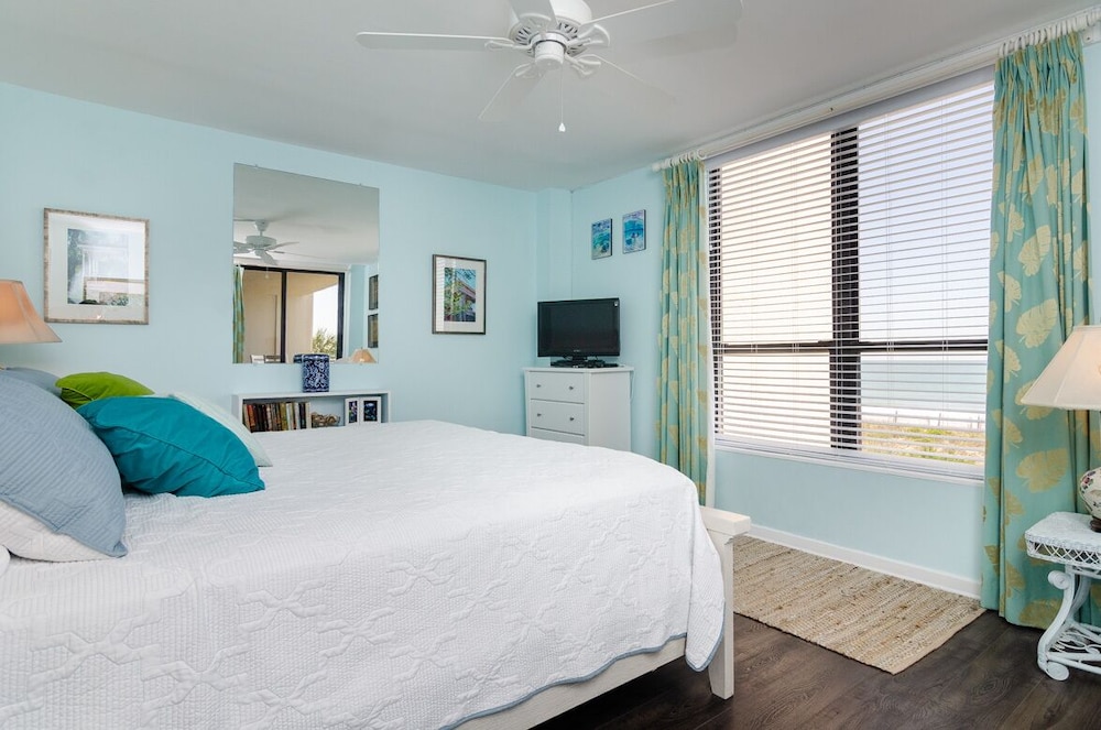 2 Bedroom Oceanfront Condo in Station One! Wrightsville Beach Abritel