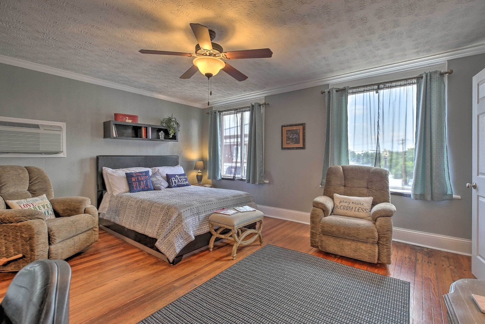 Updated Williamstown Apt - 2 Mi to Ark Encounter!