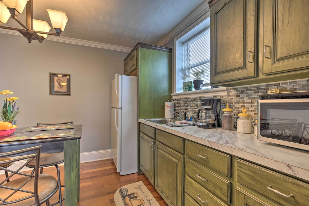 Updated Williamstown Apt - 2 Mi to Ark Encounter!