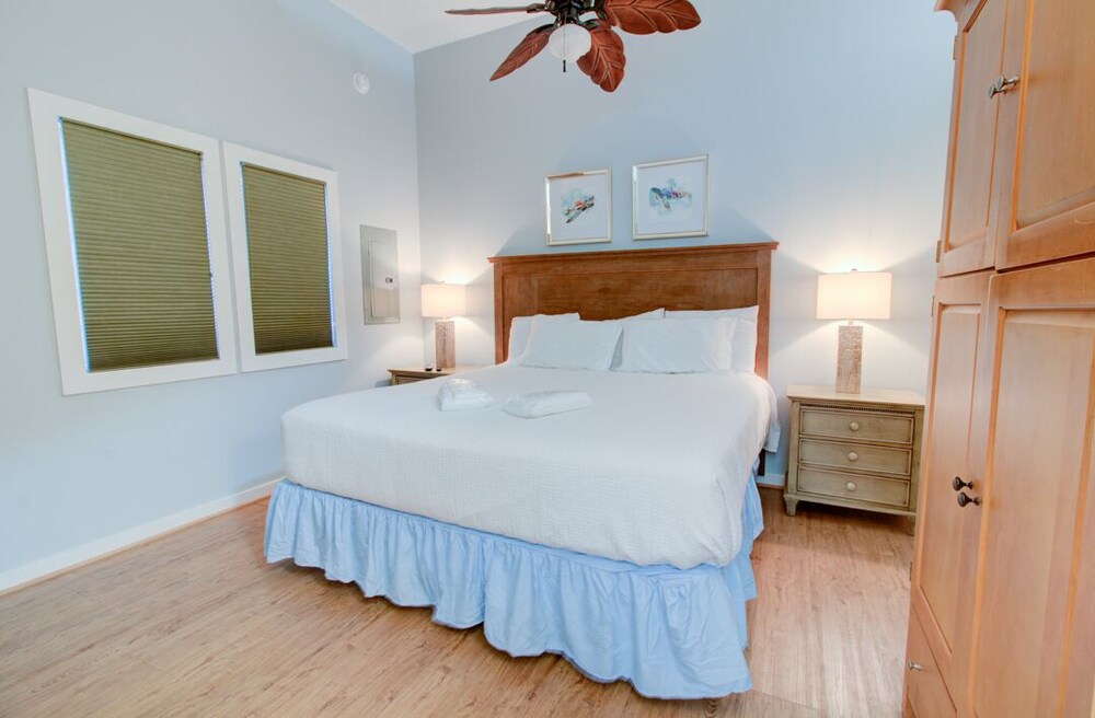 Stowe Retreat of Hatteras, Pool Access, Pet Friendly, Above Shopping
