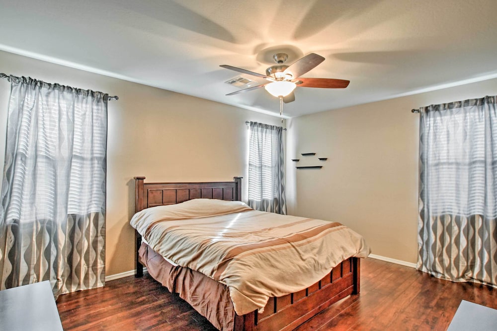 DogFriendly Arizona Retreat w/ Patio & Grill! Gilbert Vrbo