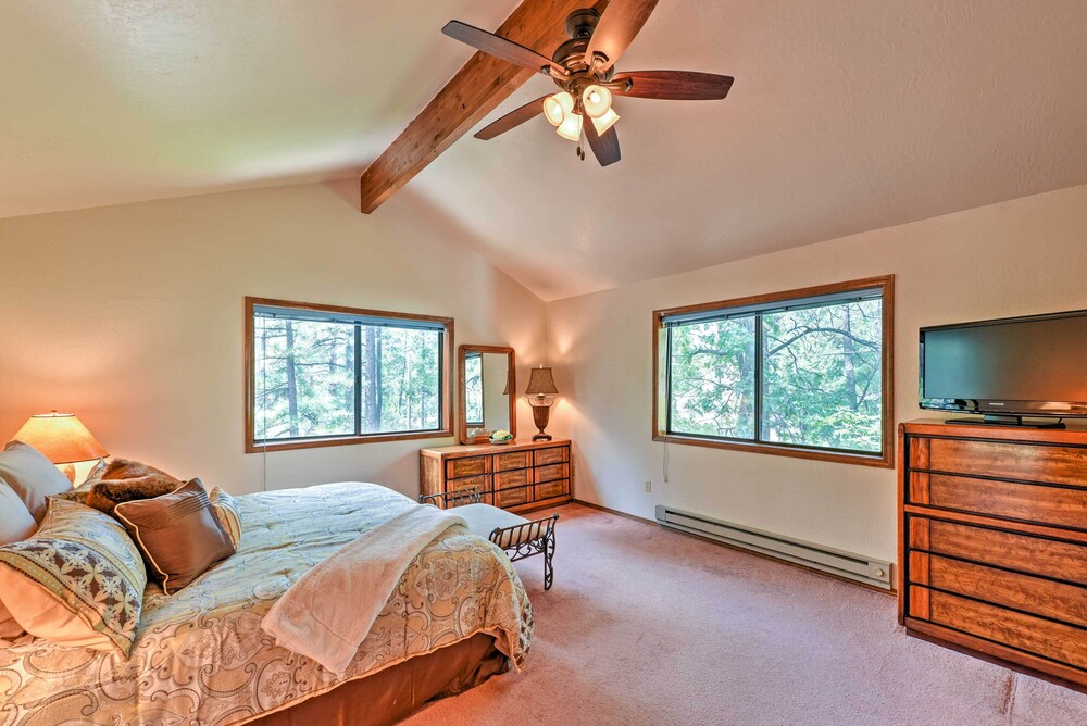 Spacious Munds Park Cabin Nestled In The Pines In Sedona Hotel