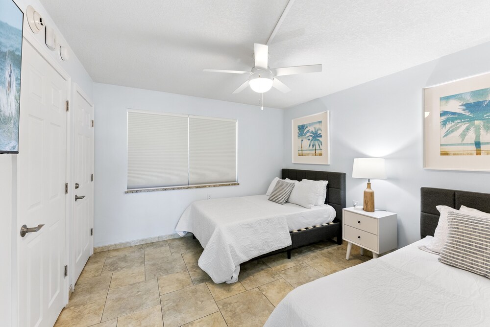 Direct Oceanfront Beautifully Updated Excellent Oceanfront Views