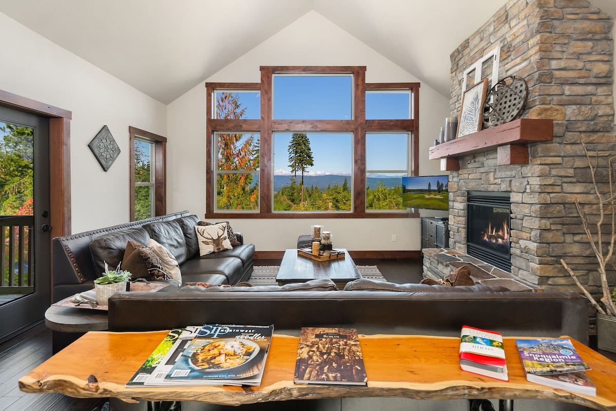 Trailside S Finest Summer Pool Game Room Wi Fi Private Hot Tub In Ellensburg Wa Expedia