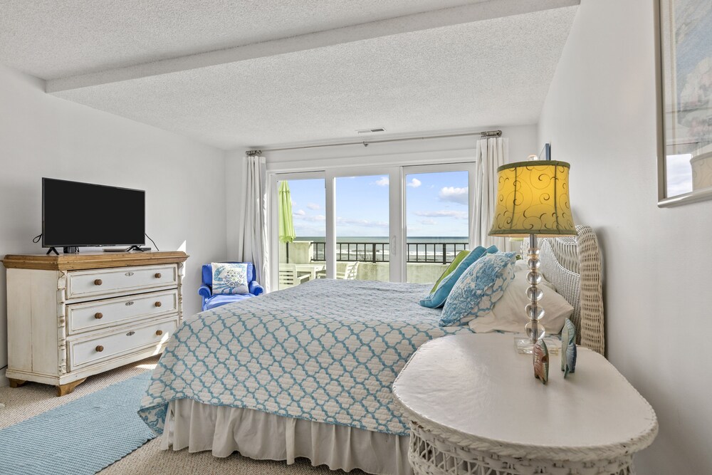 UPDATED KITCHEN AMAZING VIEWS Pine Knoll Shores Vrbo